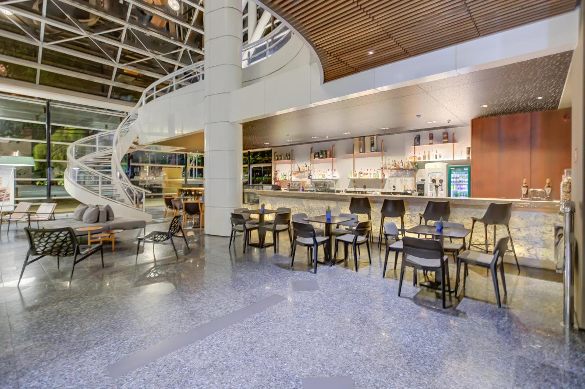 Radisson Sao Paulo Paulista Ξενοδοχείο Εξωτερικό φωτογραφία The lounge at the airport