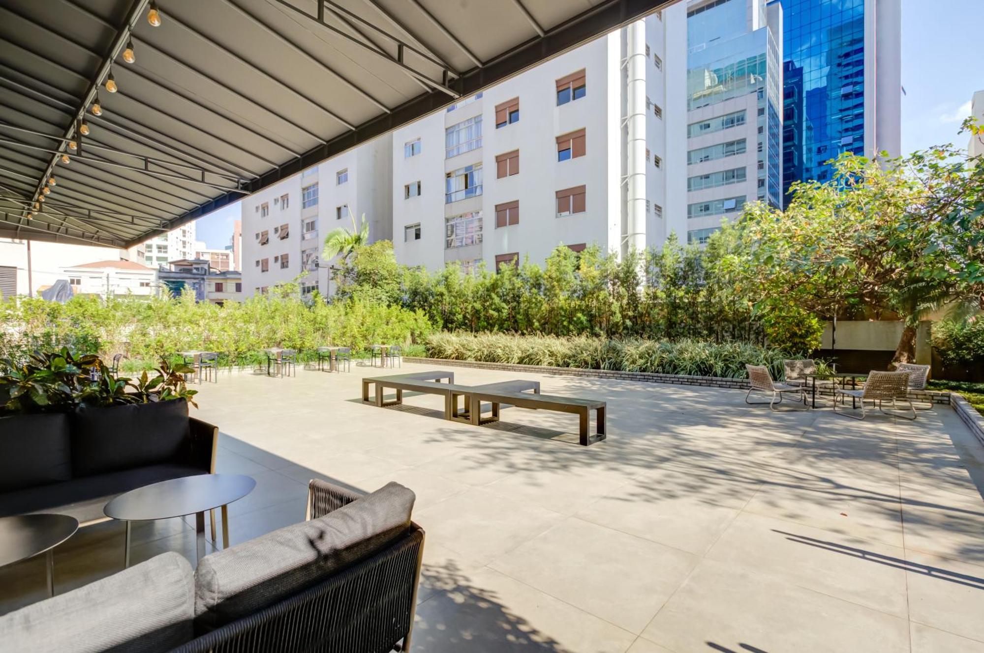 Radisson Sao Paulo Paulista Ξενοδοχείο Εξωτερικό φωτογραφία The courtyard at the hotel